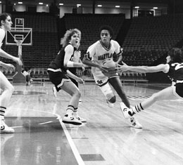 wbb831210-3n4-20 Marcia Richardson driving to the hoop. One of my first photos.